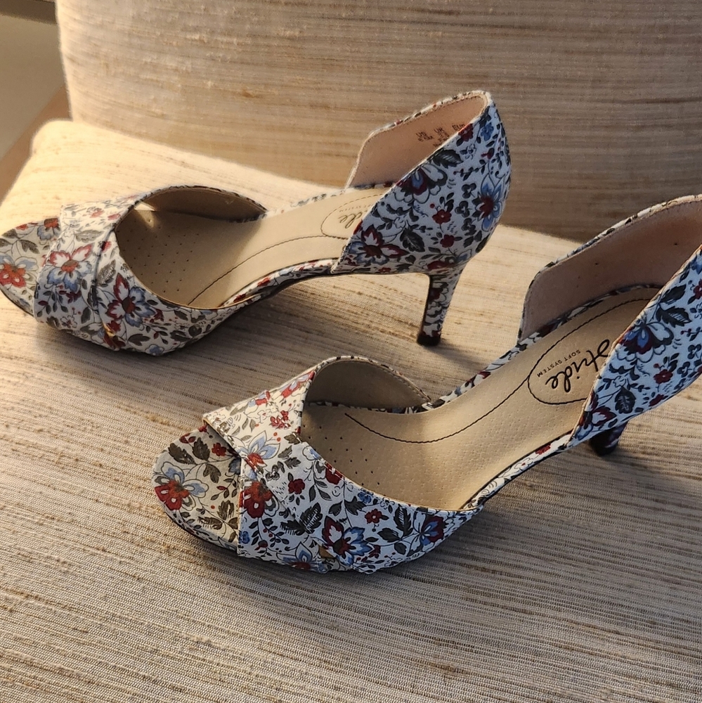 Life Stride Heels